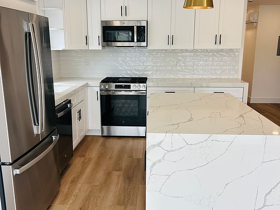 5th image of 811 Alabama St #5