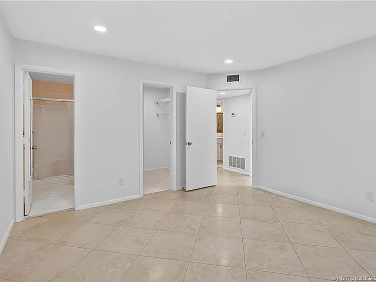 2 Lake Vista Trl #107 — Photo 20