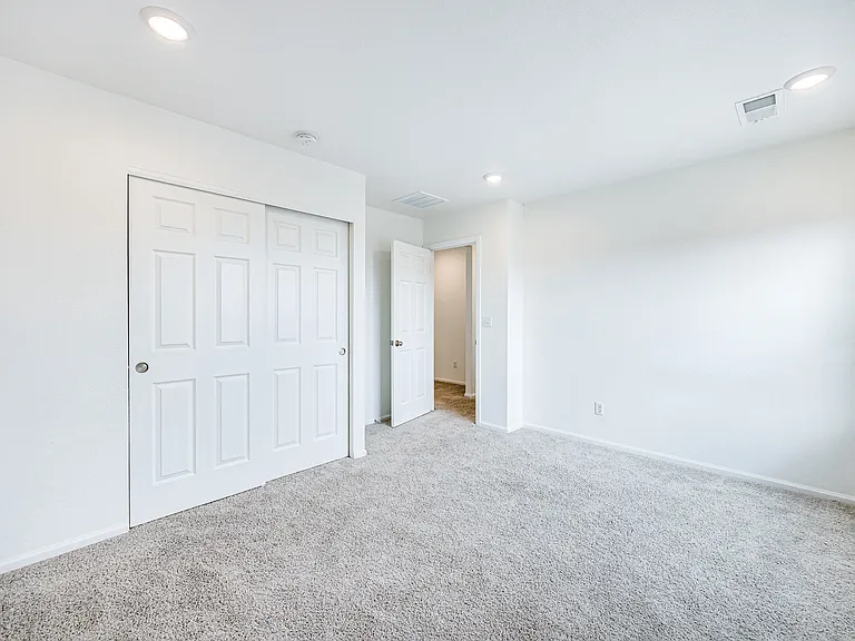 535 Silver Rock Trl — Photo 19