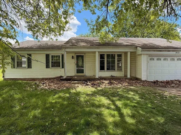 415 Camden Rd, Mount Sterling, IL 62353