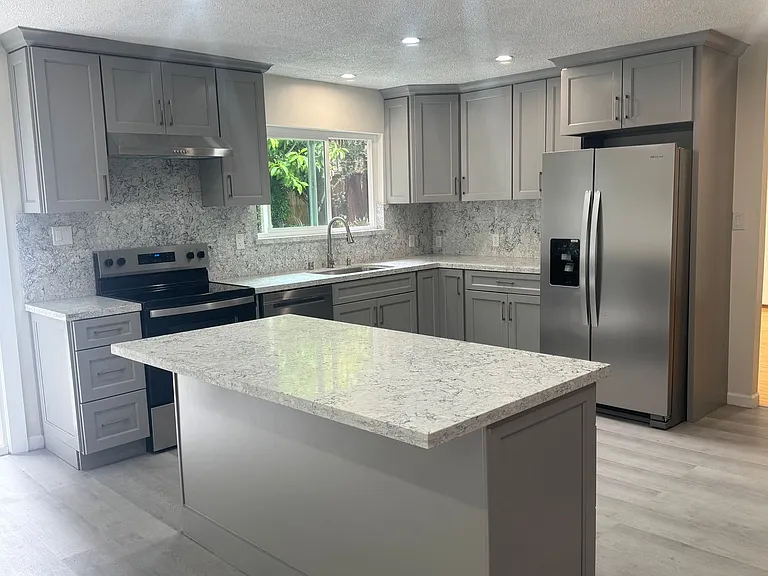 1702 Walnut St — Photo 10