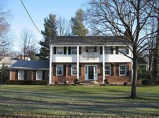 33 Manchester Dr, Westfield, NJ
