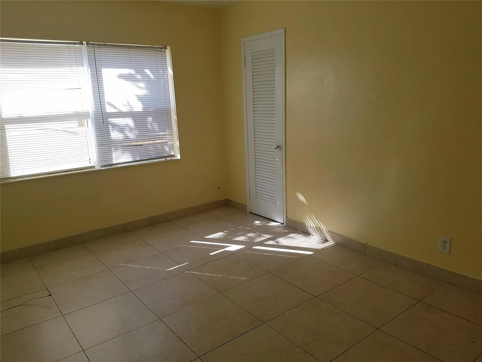 2 bed, 2.0 bath, 2172 sqft, $1,900 — Photo 4