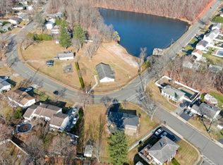 41 White Rock Blvd, Oak Ridge, NJ 07438