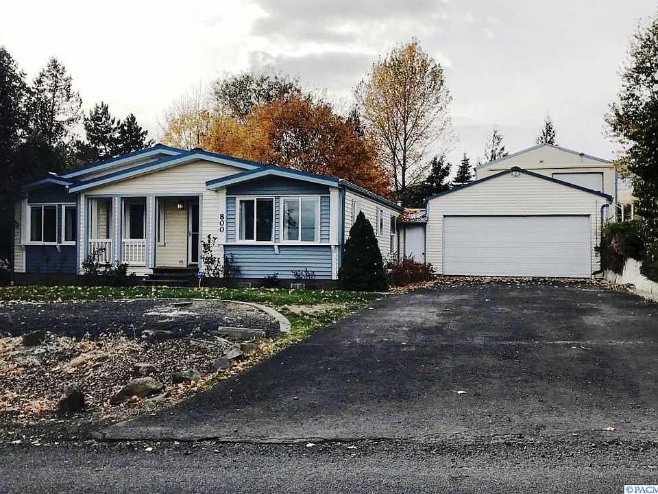 1st image of 800 S Hillcrest Dr