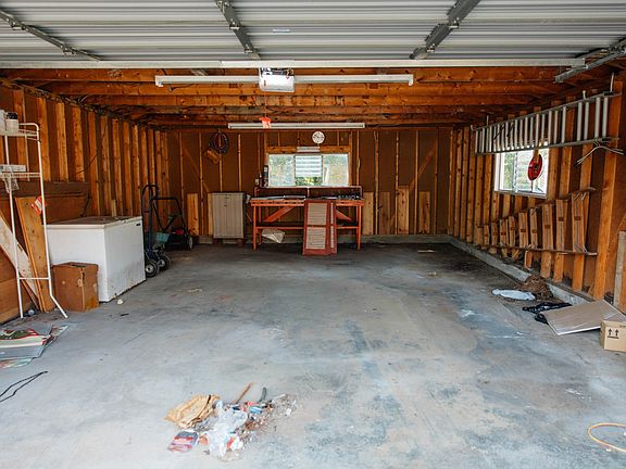 5th image of 1015 Primm Dr