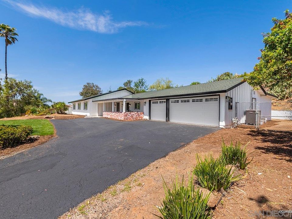 2nd image of 12928 Avenida La Valencia