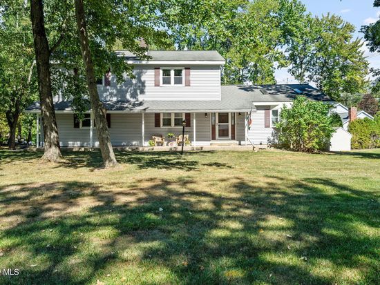 2449 Westminster Way, Niskayuna, NY 12309