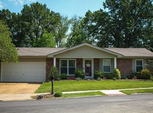 1302 Fenton Hills Rd, Fenton, MO 63026
