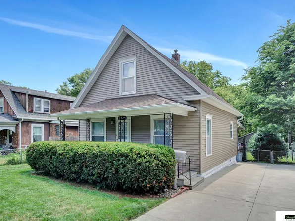 2225 Sheldon St, Lincoln, NE 68503