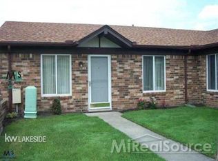 29647 Park Place Dr, Warren, MI 48093