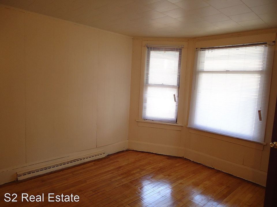 2nd image of 2001-7 S 15th St SE #2001
