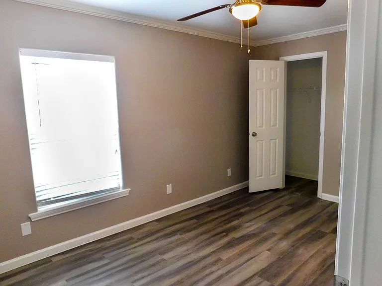 152 Varsity Dr — Photo 10