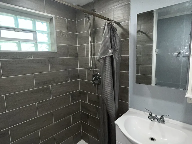 407-409 S 5th St #3 — Photo 15