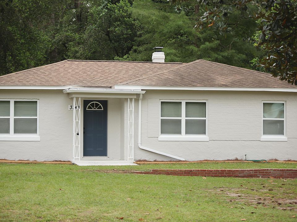 1st image of 3743 Roswell Dr
