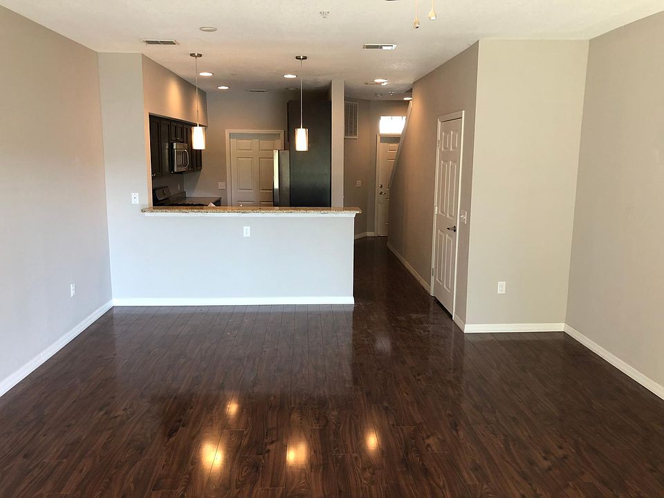 1st image of 115 Maclandon Ct #115