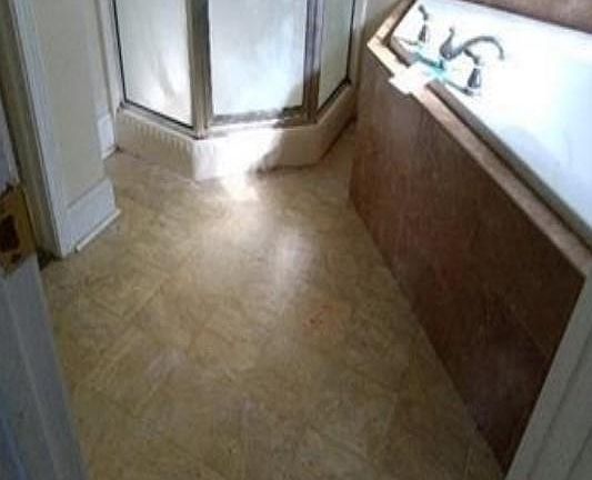 4th image of 396 Hood St