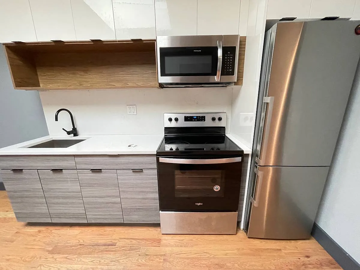 1360 Herkimer Street — Photo 2