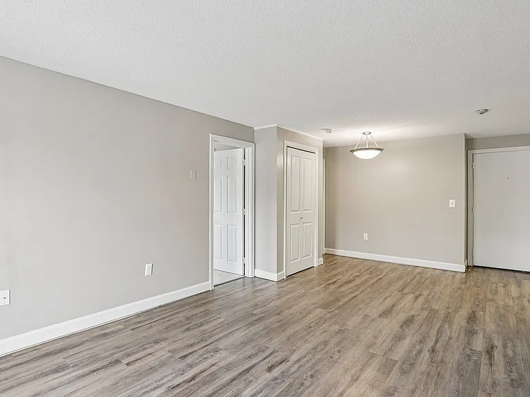 25-web-or-mls-135 Elm St 84-S0412-006