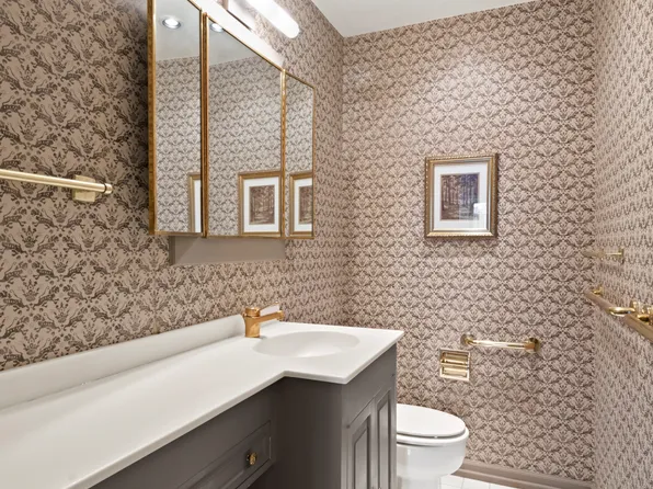 650 Park Avenue image 23 of 34