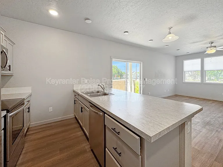2304 E Spice Loop #3 — Photo 8