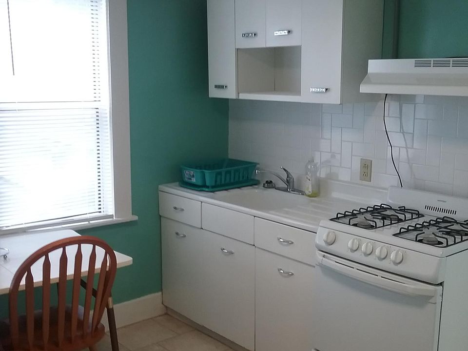 Neat, retro kitchen