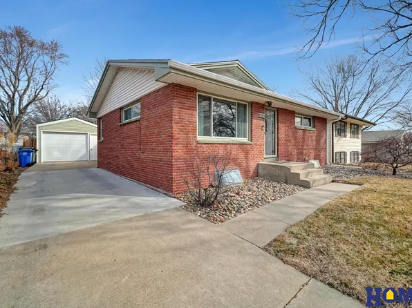 6824 Orchard St, Lincoln, NE 68505