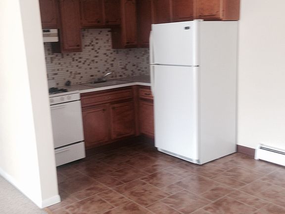 4th image of 4175 Seneca St APT 8