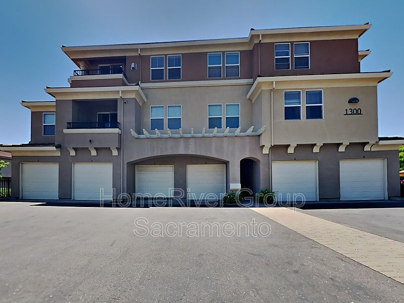 1st image of 1300 Moon Cir Unit 1336