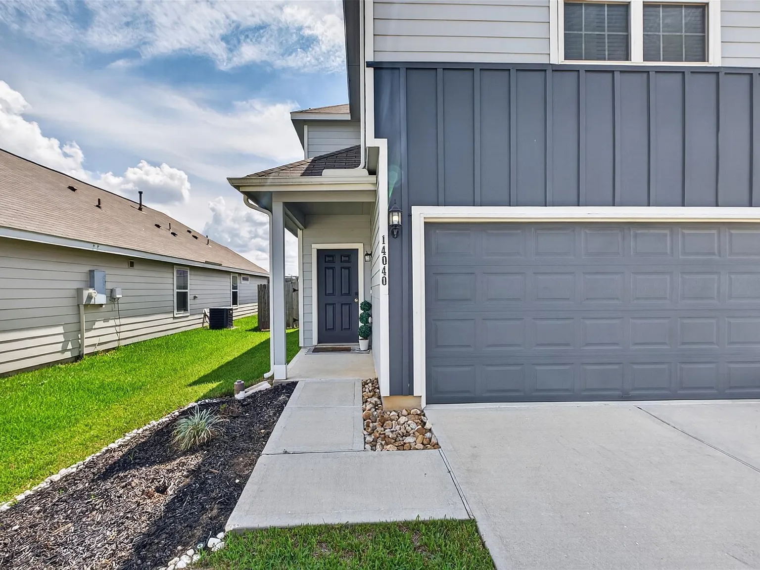 3 bed, 2.5 bath, 1327 sqft, $1,750 — Photo 3