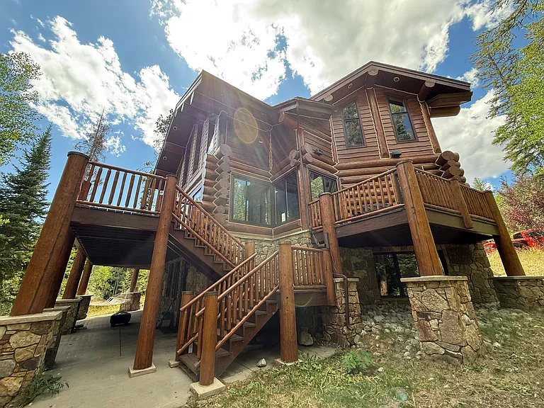 520 Two Cabins Dr — Photo 3