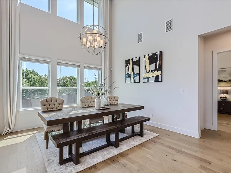 704 Palamos Dr — Photo 14