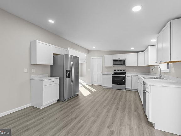4th image of 35346 Dannys Dr