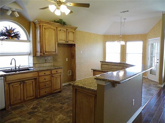 4th image of 7904 Lucian Dr