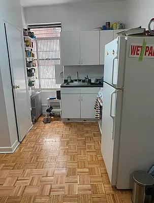 Rented by M.Grossman R.E. Management | media 9