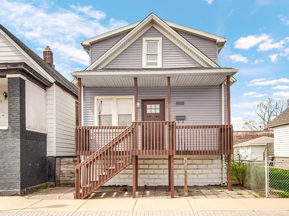 2034 Schrage Ave, Whiting, IN 46394