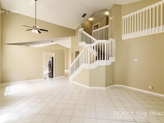 4th image of 9234 Greenbrier Ct