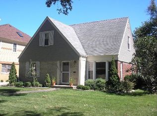 153 S Sunnyside Ave, Elmhurst, IL 60126