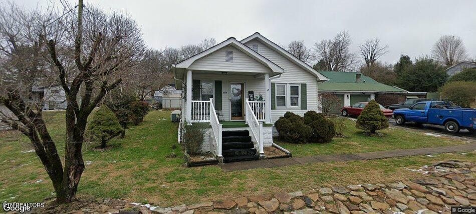 1st image of 604 E Virginia Ave