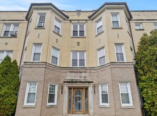 6401 23rd St APT 2, Berwyn, IL 60402