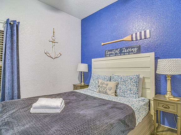 4th image of 10315 Gulf Blvd #204