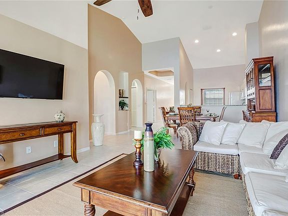 3rd image of 6285 Wilshire Pines Cir #7-706