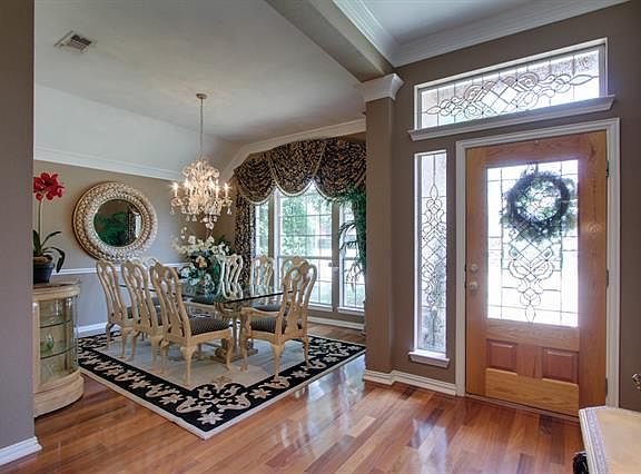 2nd image of 8425 Parkdale Dr