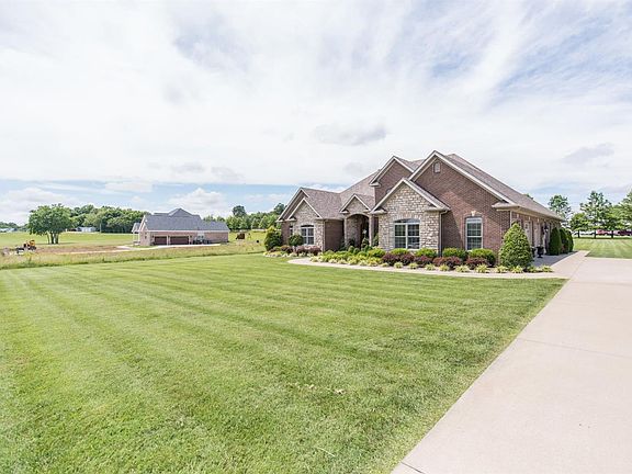 5th image of 204 Kindelbrook Cir