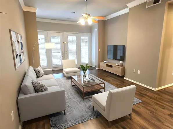 2400 McCue Rd APT 227, Houston, TX 77056