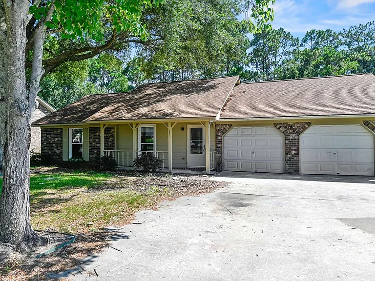 617 Longleaf Rd — Photo 3