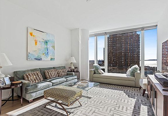 5th image of 50 West St APT 10B