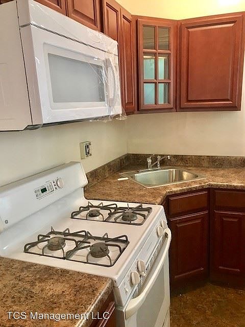 1st image of 2810 W Oxford St #2