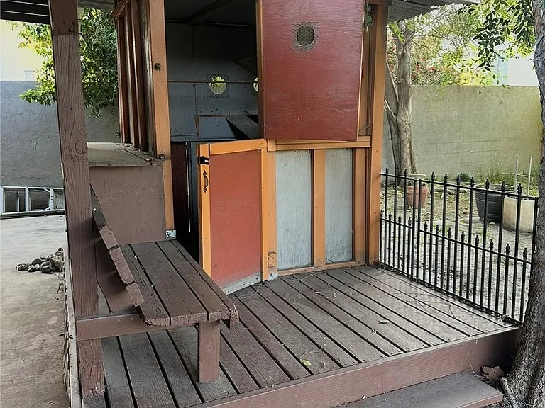 1903 Rosita Ave — Photo 32