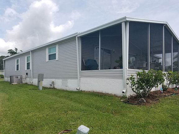 3rd image of 270 Longpointe Ct